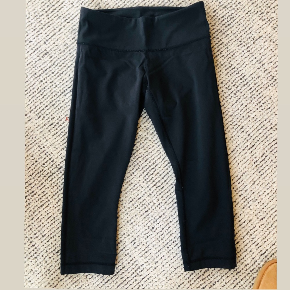 Lulu lemon cropped workout pants